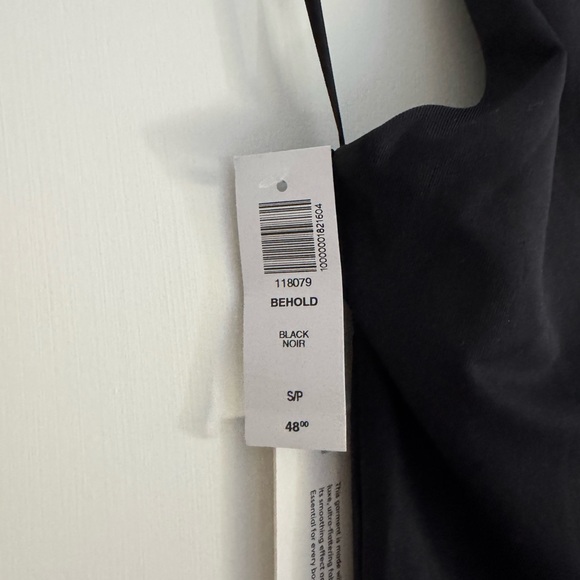 Behold Top - Picture 3 of 3